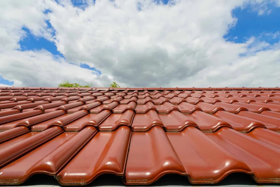 Czym ciąć dachówkę ceramiczną, aby uniknąć pęknięć i uszkodzeń?