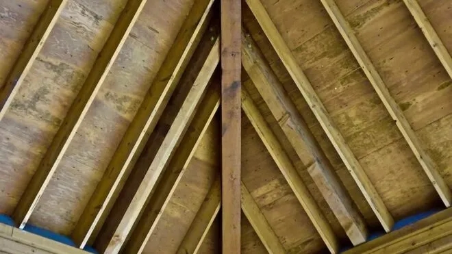 Jakie belki na strop drewniany 7m - wybierz najlepsze materiały i wytrzymałość