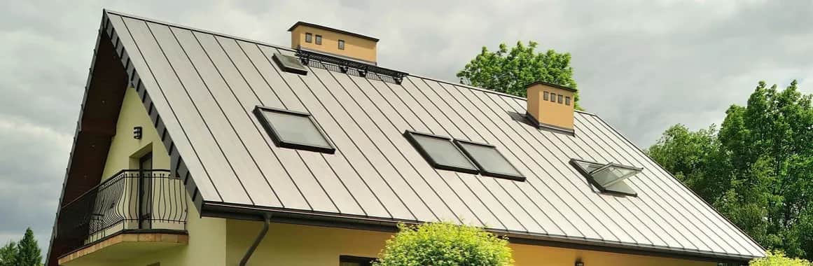 Jaki kąt nachylenia dachu wybrać, by uniknąć problemów z budową?