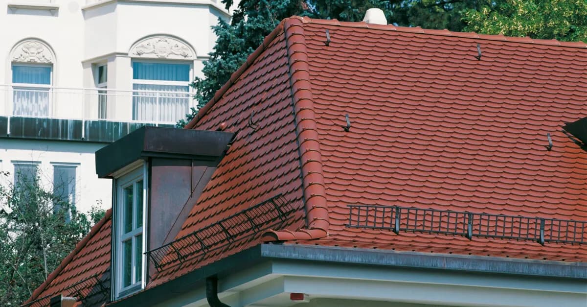 Ile dachówek karpiówek w koronkę potrzebujesz na m2? Obliczenia i porady Ile dachówek karpiówek w koronkę potrzebujesz na m2? Obliczenia i porady