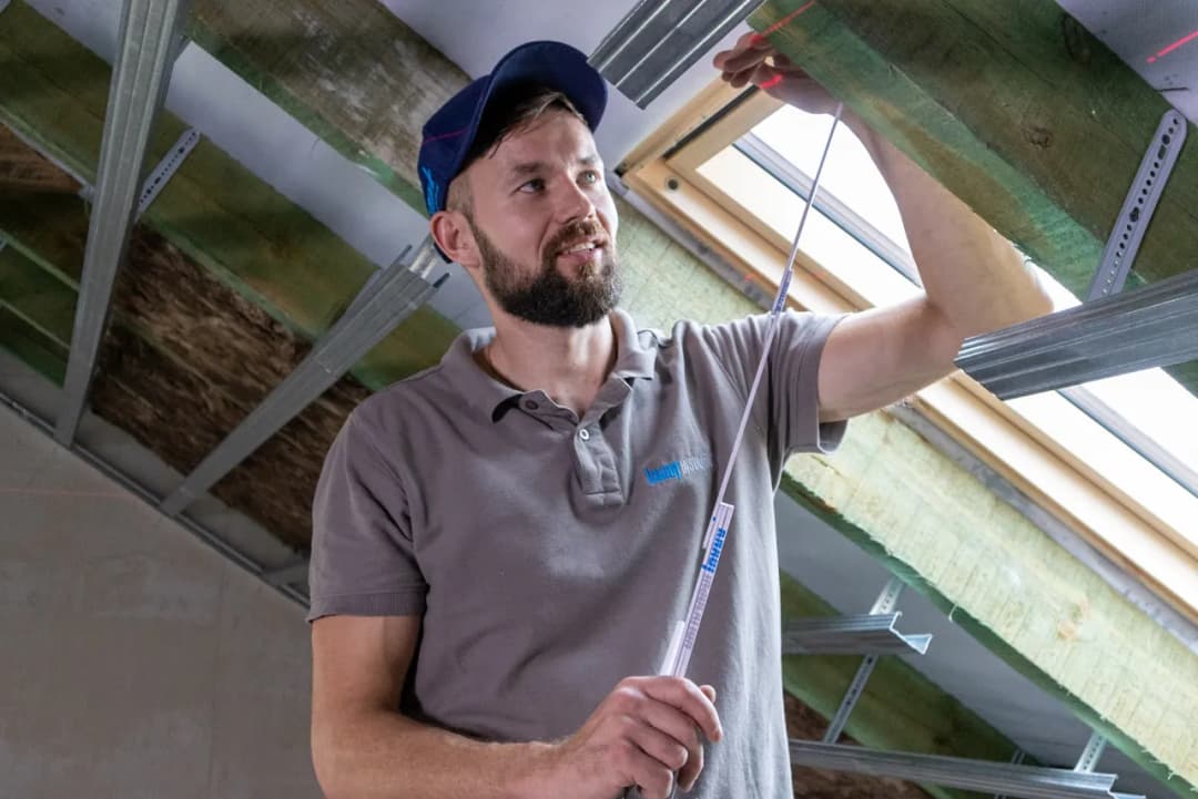 Jak prawidłowo ocieplić poddasze wełną mineralną bez błędów