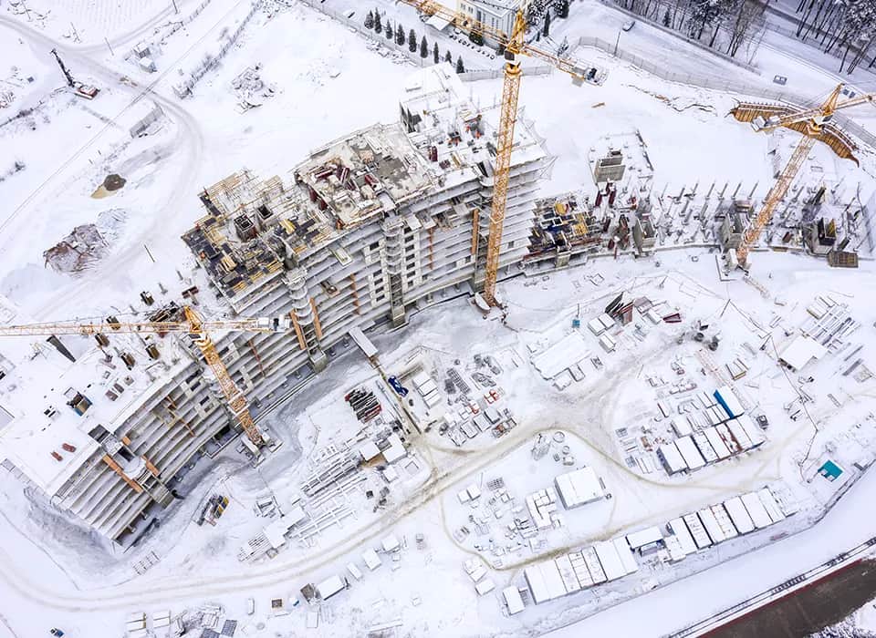 Do jakiej temperatury można lać strop? Kluczowe informacje i porady