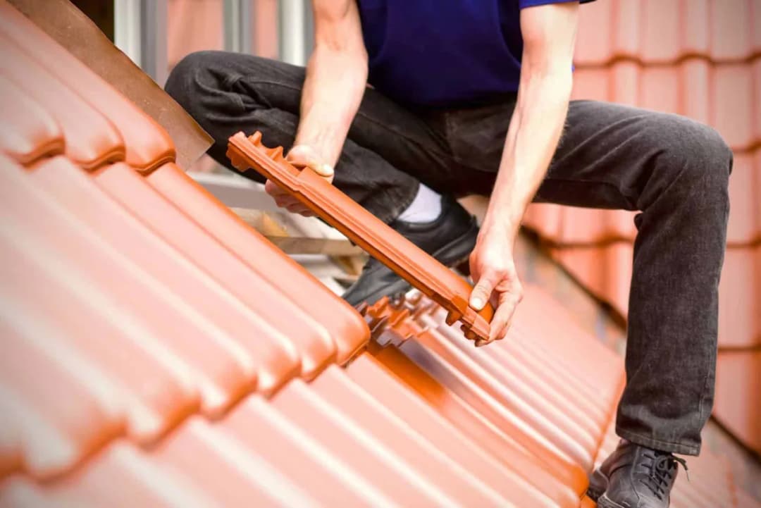 Jaka dachówka - wybierz najlepszą opcję dla swojego dachu i uniknij błędów