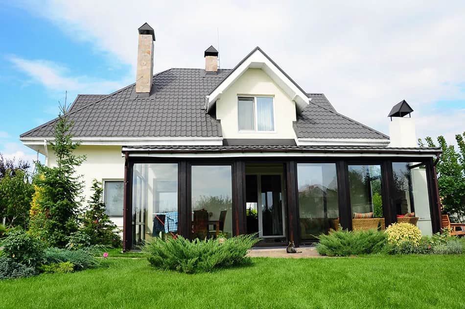 Jaki kolor dachu wybrać, aby uniknąć przegrzewania domu?